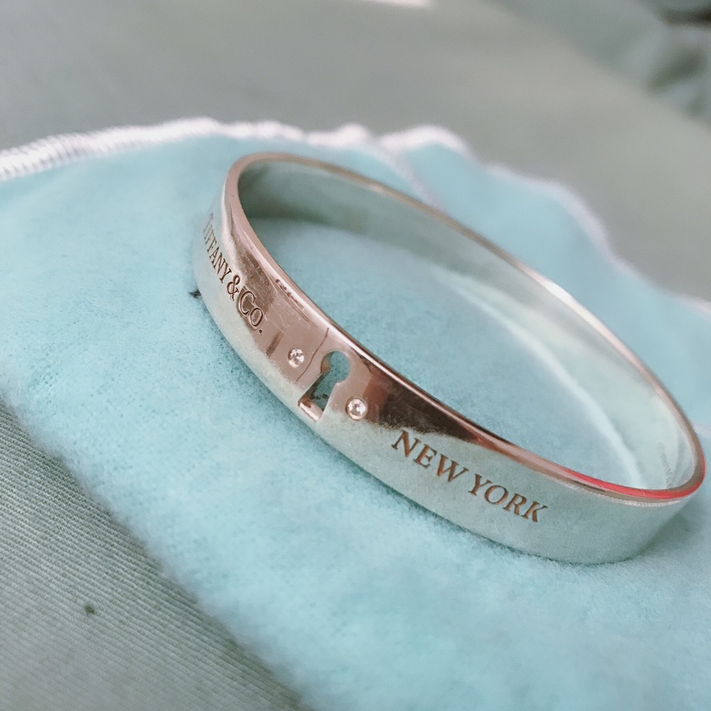 Tiffany&co. Sterling silver key lock bangle